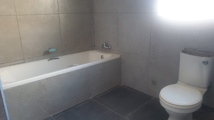 To Let 3 Bedroom Property for Rent in Haven Hills Eastern Cape